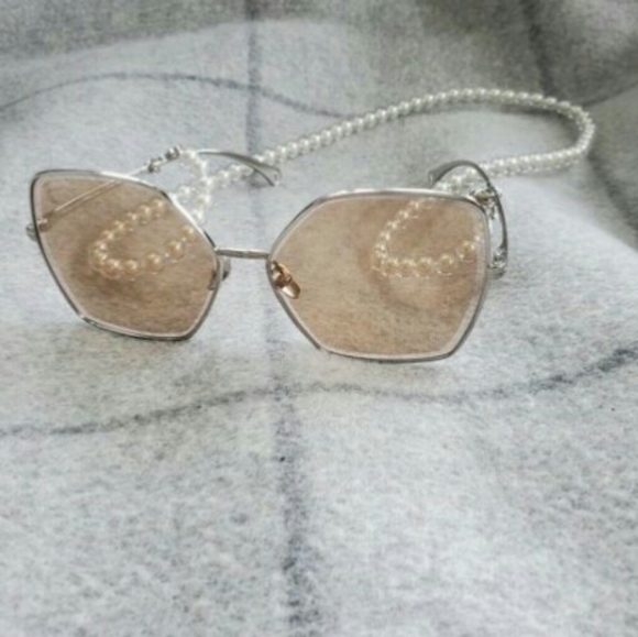 CHANEL SUNGLASSES - Picture 3 of 7